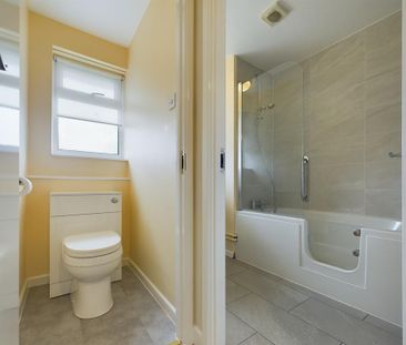 2 bedroom bungalow to rent - Photo 1