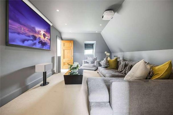 Chesham Close, London, NW7 - Photo 1