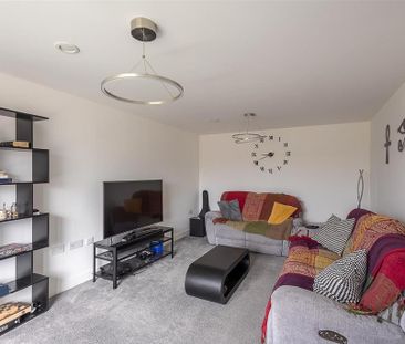 4 bedroom detached house to rent - Photo 1