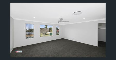 THE ULTIMATE BAYSIDE RETREAT - DUCTED A/C, 3 LIVING AREAS & MORE! AVAIL 02/04/2026 - Photo 4