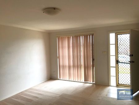 6 Pryor Place, Conder ACT 2906 - Townhouse For Rent | Domain - Photo 2