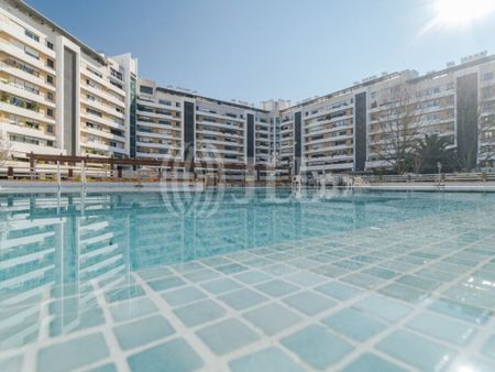 4 bedroom luxury Flat for rent in Laranjeiras, São Domingos de Benfica, Lisbon - Photo 4