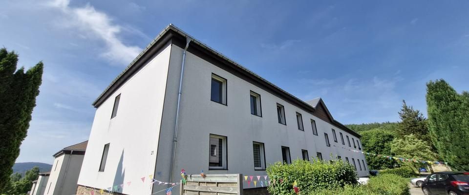 Ruhig wohnen im Grünen mit Einbauküche! - Foto 1