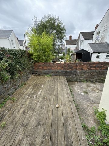 5 bedroom terraced house to rent - Photo 3