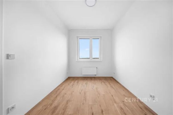 Světlý a Moderní Byt 2+kk s Balkonem a Sklepem, Okamžitě Volný, Hostivař, Praha 15 - Photo 1