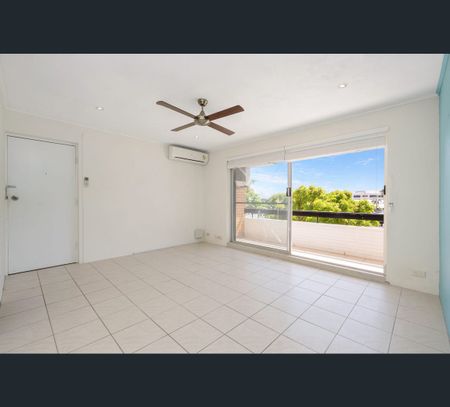 23 Gregory St, North Ward, Qld 4810 - Photo 5