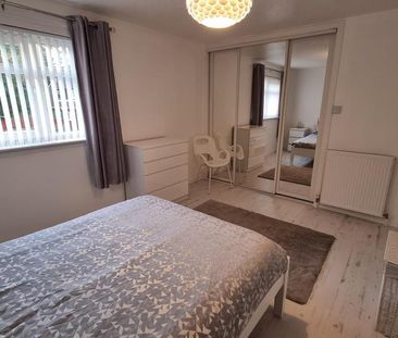 2 bedroom semi-detached house to rent - Photo 6