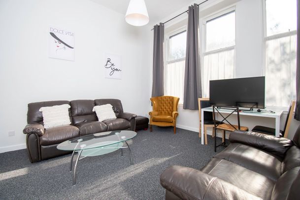 2 Bed Flat, Cessnock Street, G51 - Photo 1