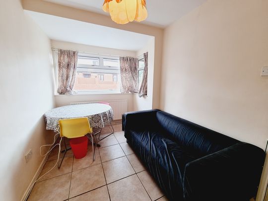 4 Bed Student Accommodation - Photo 1