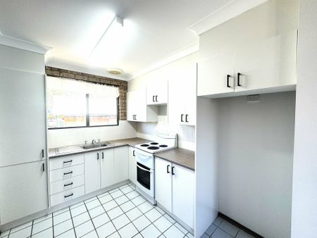 Two Bedroom Unit - Walk to Beach - Photo 3