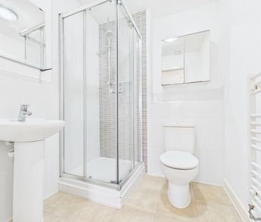 Lime Tree Court, Hardwicke, Gloucester - Photo 5