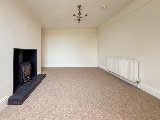 5 bedroom farm house to rent - Photo 1