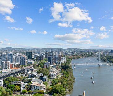 Panoramic City & River Views - Walk to Howard Smith Wharves! - Photo 2