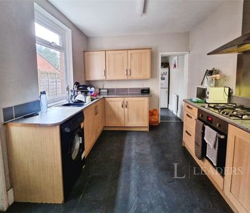 3 bedroom house to rent George Street, SO50 - Photo 4