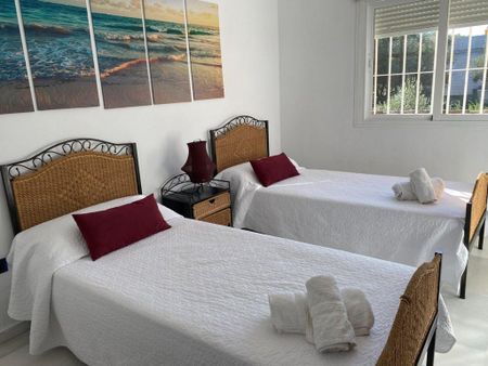 5 room luxury Villa for rent in Sotogrande, Andalusia - Photo 4