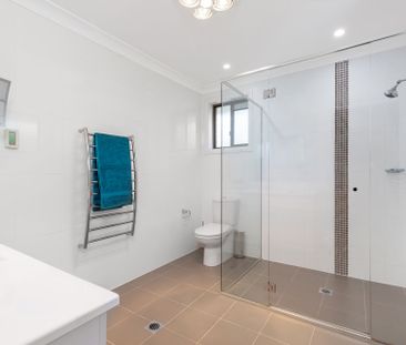 Spacious Family Home - Photo 6