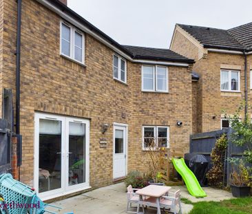 3 bedroom semi-detached house to rent - Photo 3