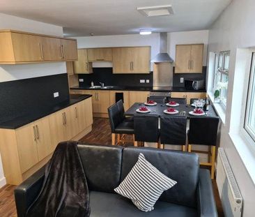 1 bedroom in a house share to rent - Photo 1