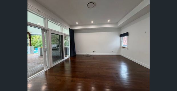 Stylish Family Retreat with Pool in Leafy Turramurra - Photo 1