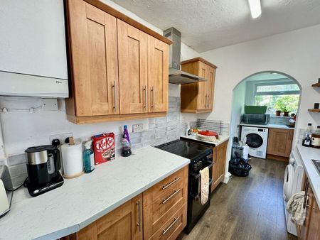 2 bedroom end of terrace house to rent - Photo 3