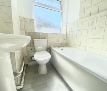 2 Bedroom Maisonette - Upper To Let - Photo 6
