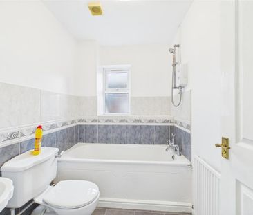 3 bedroom end of terrace house to rent - Photo 6