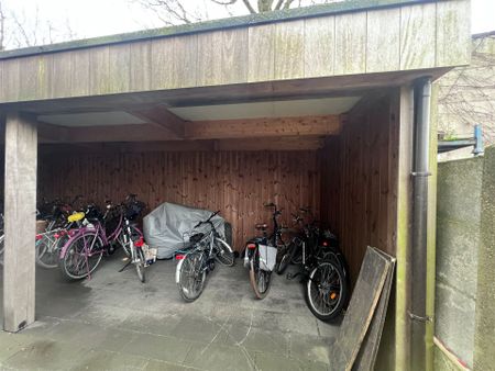 Lichtrijk appartement met 2 slaapkamers, ingerichte keuken en fietsenstalling! - Foto 4