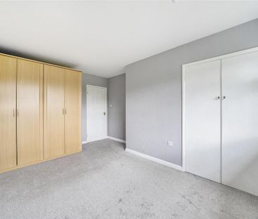 4 bedroom detached bungalow to rent - Photo 2