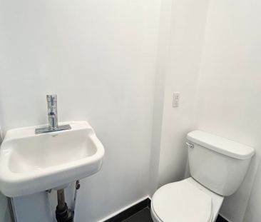 For Lease - 4229 Bloor Street Unit# Main, Toronto, Ontario - Photo 6