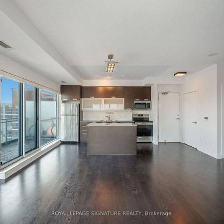 2 bed & 2 Bath - Lower Penthouse - - Photo 1