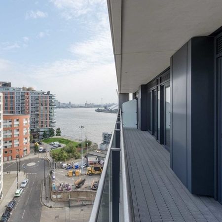 1 Bed Flat, Horizons Tower, E14 - Photo 3
