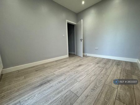 4 bedroom terraced house to rent - Photo 2