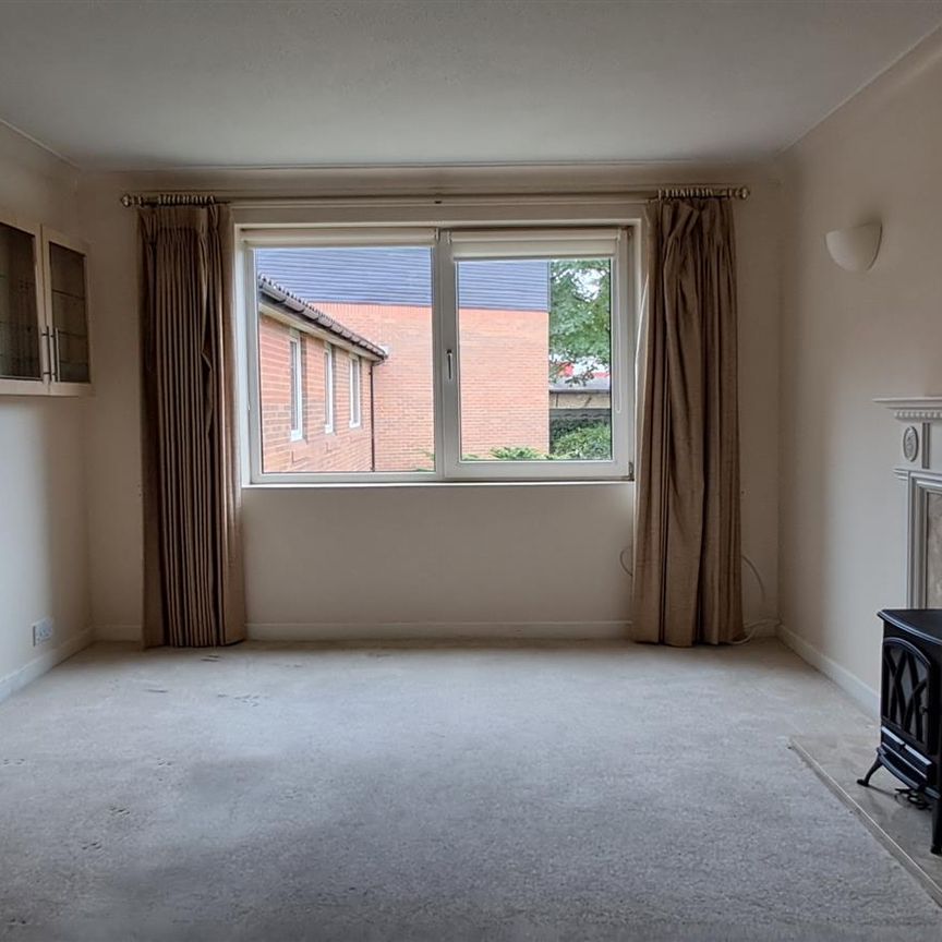 2 bed house to rent in Elstree Road, Bushey, WD23 - Photo 1