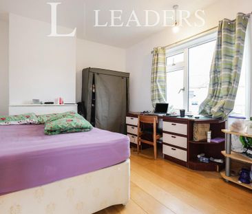 2 bedroom semi-detached house to rent - Photo 4