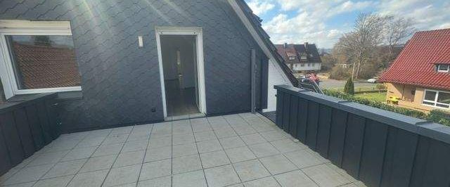 Sehr schöne 5 Zimmer Maisonette in einem Zweifamilienhaus mit Gartennutzung und großen Balkon - Photo 1
