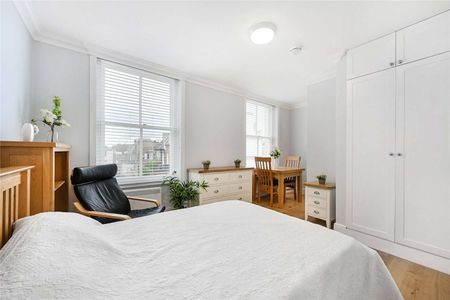 A bright studio flat in the heart of Kensington - Photo 2