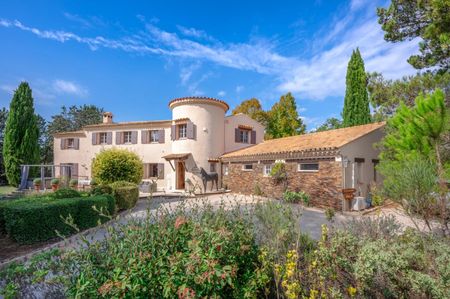 Maison / Villa • Plateau de Puyricard-La Trévaresse, Aix-en-Provence - Photo 3