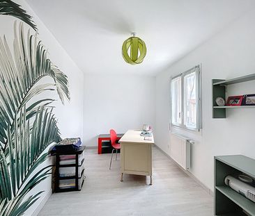 House - Photo 2