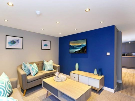 1 bedroom in a house share to rent - Photo 1