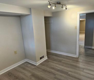 For Lease - 46 Walter Avenue Unit# B, Newmarket, Ontario - Photo 4