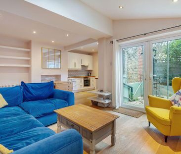 2 bedroom flat to rent - Photo 1