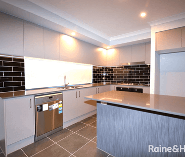 Near new family home - Photo 2