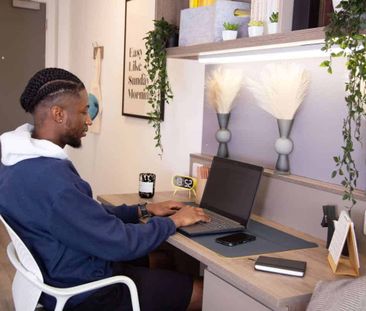 Riverside Ensuite Room - Photo 6