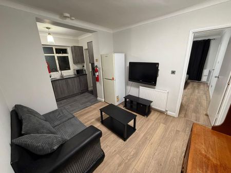 1 bedroom flat to rent - Photo 3