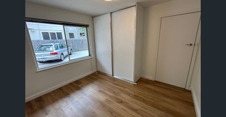 Charming 1-Bedroom Apartment in Great Location - Photo 2