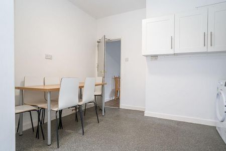 6 bedroom terraced house to rent - Photo 3