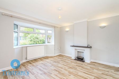 References Pending - 3 bed Semi-Detached House - Photo 2