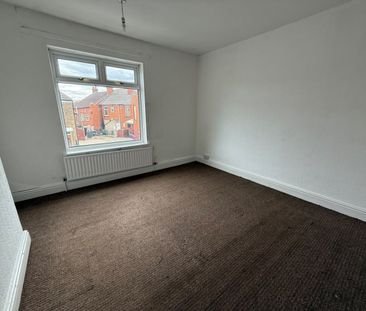 2 bed Terraced - To Let - Photo 2
