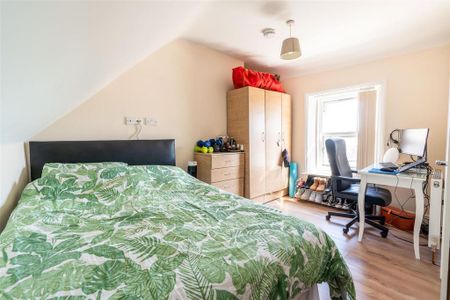 2 bedroom maisonette to rent - Photo 4