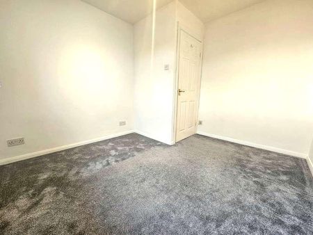 Knoll Crescent, Northwood, HA6 - Photo 4